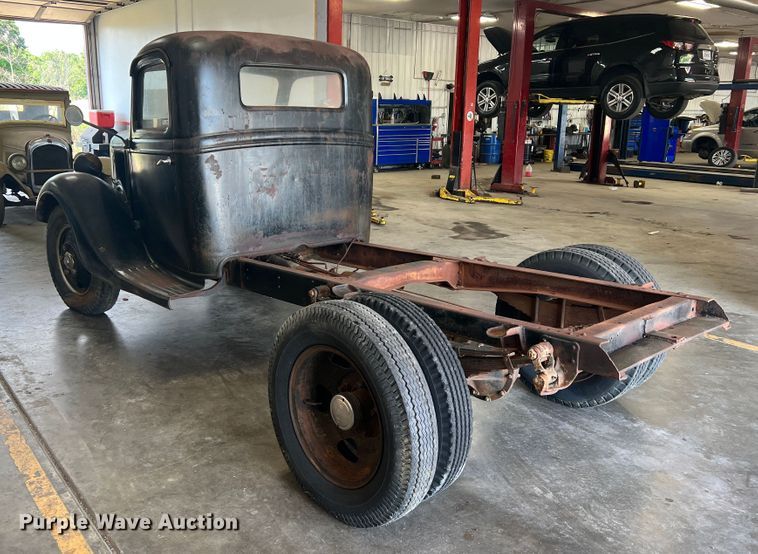 image for item JM9247 1935 Ford  pickup truck cab and chassis