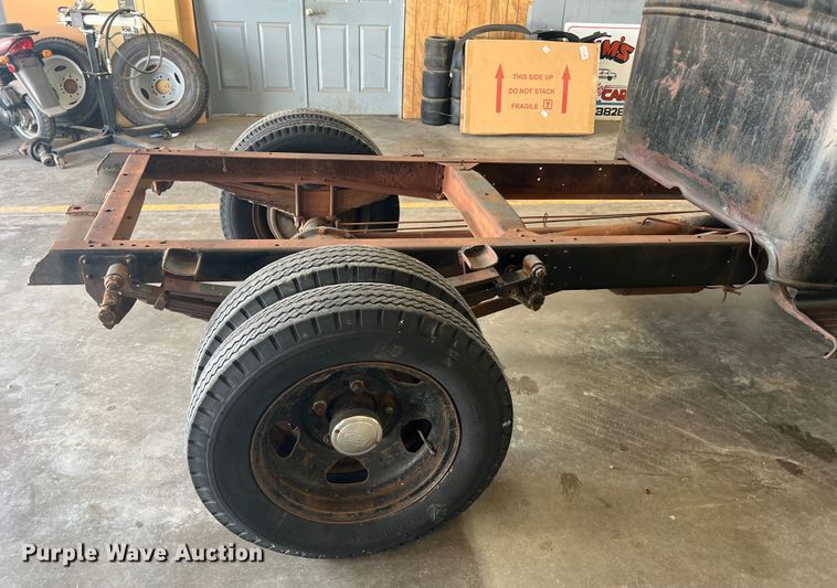 image for item JM9247 1935 Ford  pickup truck cab and chassis