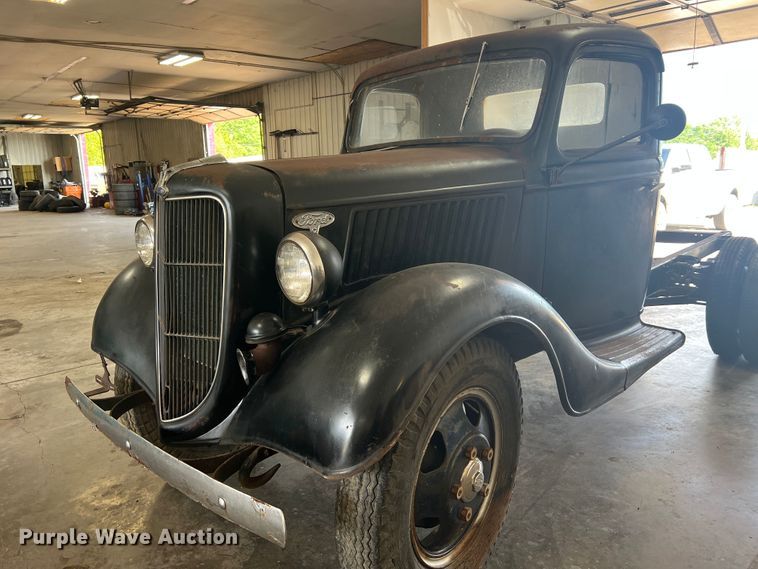 image for item JM9247 1935 Ford  pickup truck cab and chassis