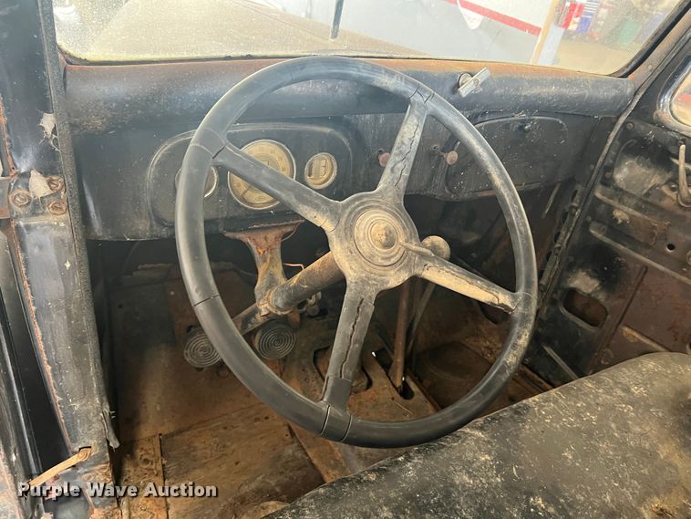 image for item JM9247 1935 Ford  pickup truck cab and chassis