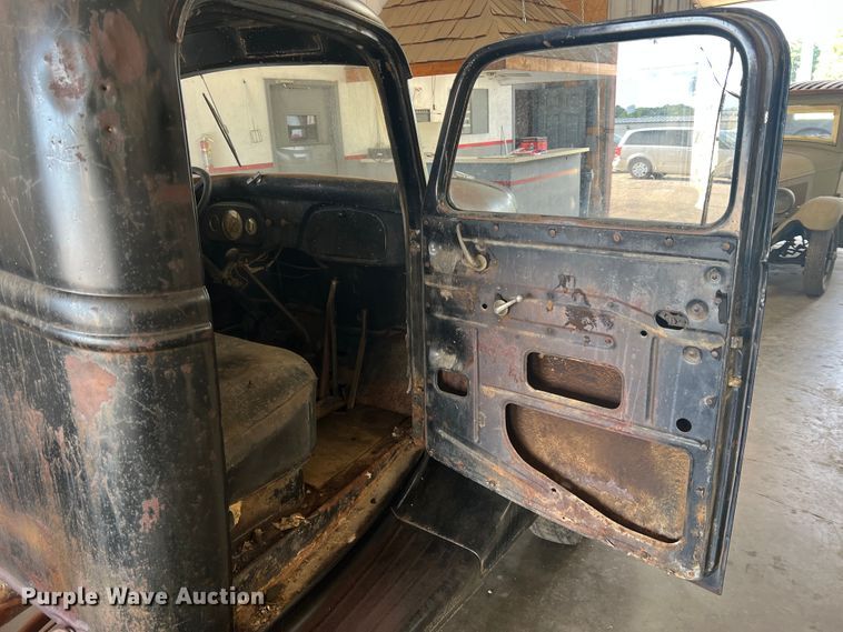 image for item JM9247 1935 Ford  pickup truck cab and chassis