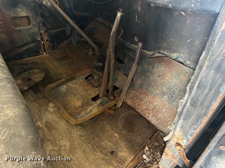 image for item JM9247 1935 Ford  pickup truck cab and chassis