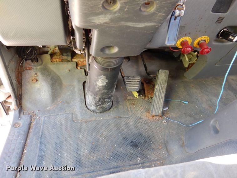 image for item JO9021 2010 Isuzu NPR  box truck