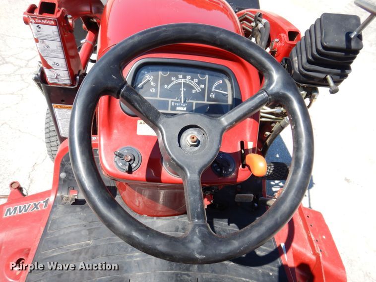 image for item JO9044 Case IH DX24E  MFWD tractor