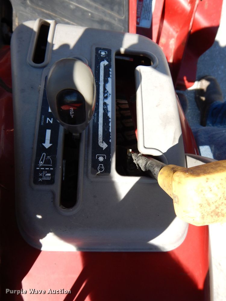 image for item JO9044 Case IH DX24E  MFWD tractor