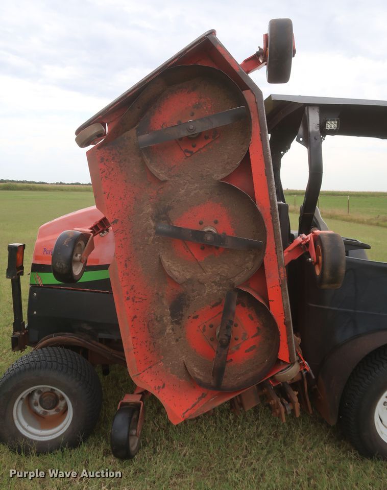 image for item JR9464 2009 Jacobsen HR-9016  lawn mower