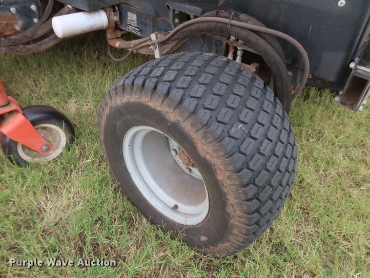 image for item JR9464 2009 Jacobsen HR-9016  lawn mower