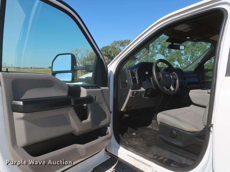 image for item JR9467 2020 Ford F450 Super Duty STX  Crew Cab truck cab and chassis