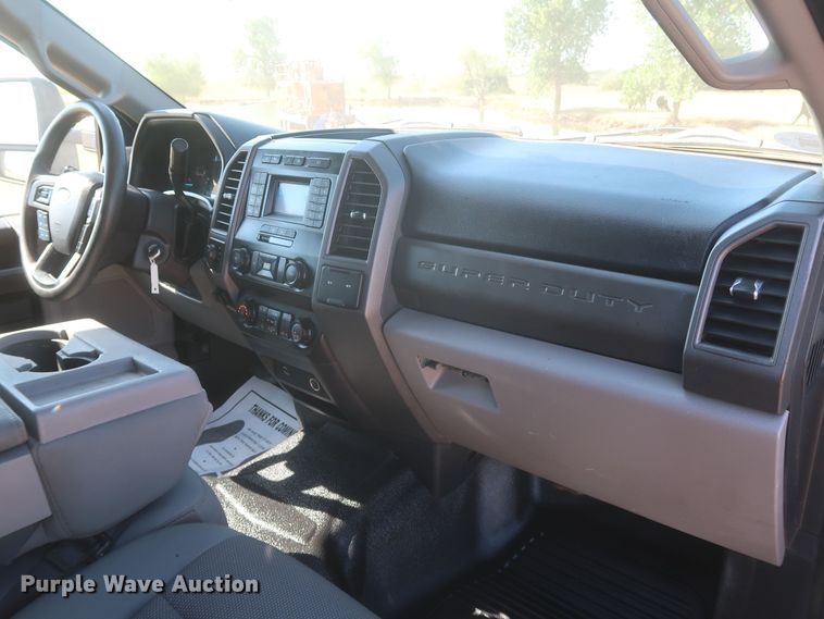 image for item JR9467 2020 Ford F450 Super Duty STX  Crew Cab truck cab and chassis