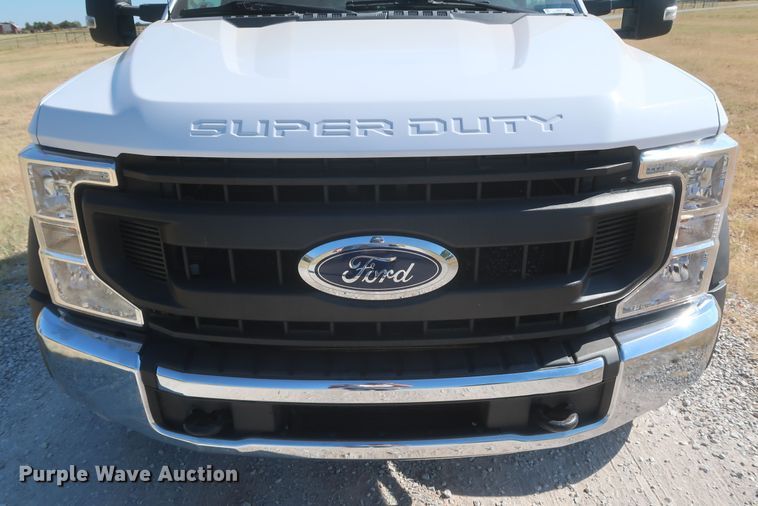 image for item JR9467 2020 Ford F450 Super Duty STX  Crew Cab truck cab and chassis