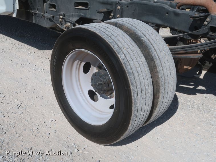 image for item JR9467 2020 Ford F450 Super Duty STX  Crew Cab truck cab and chassis