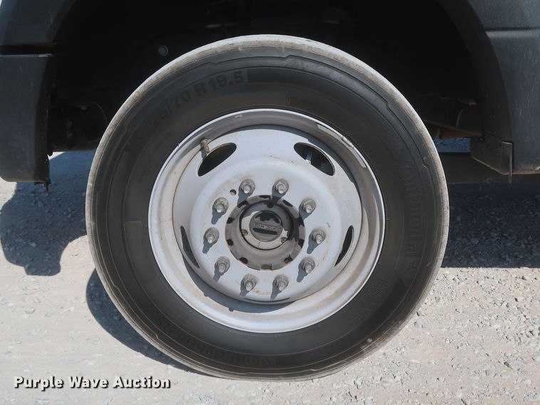 image for item JR9467 2020 Ford F450 Super Duty STX  Crew Cab truck cab and chassis