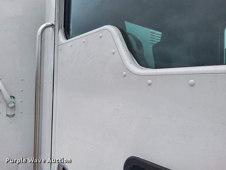 image for item JU9219 2012 Kenworth T370  delivery truck