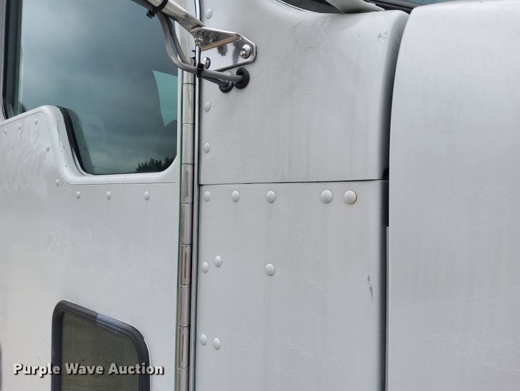 image for item JU9219 2012 Kenworth T370  delivery truck