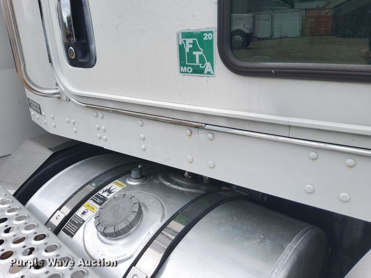 image for item JU9219 2012 Kenworth T370  delivery truck