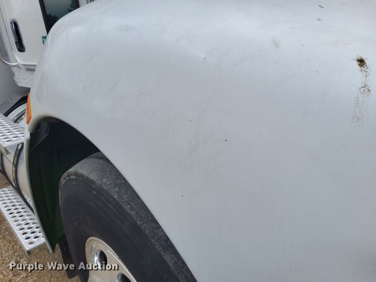 image for item JU9219 2012 Kenworth T370  delivery truck