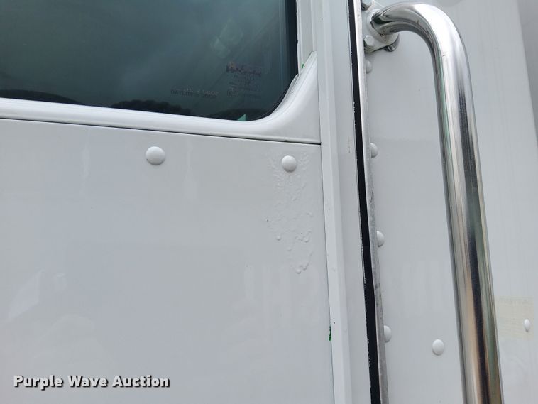 image for item JU9219 2012 Kenworth T370  delivery truck