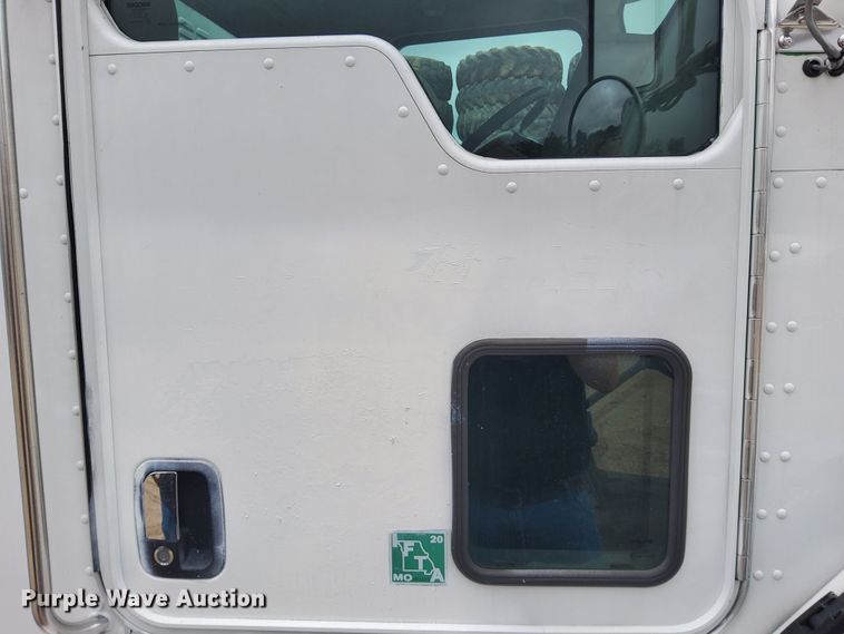 image for item JU9219 2012 Kenworth T370  delivery truck