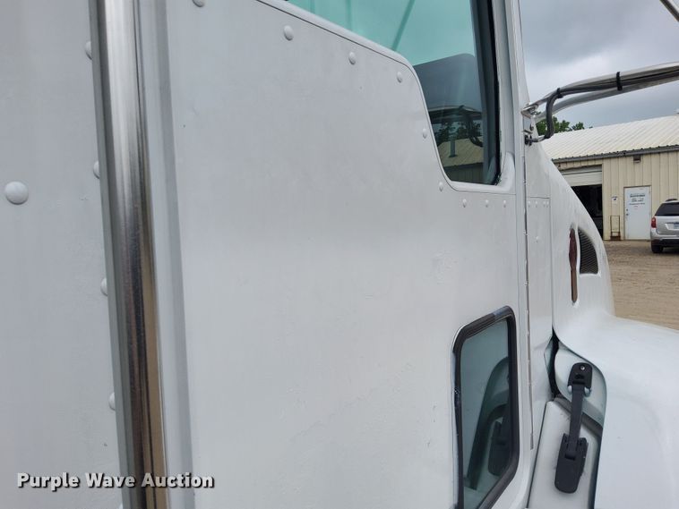 image for item JU9219 2012 Kenworth T370  delivery truck