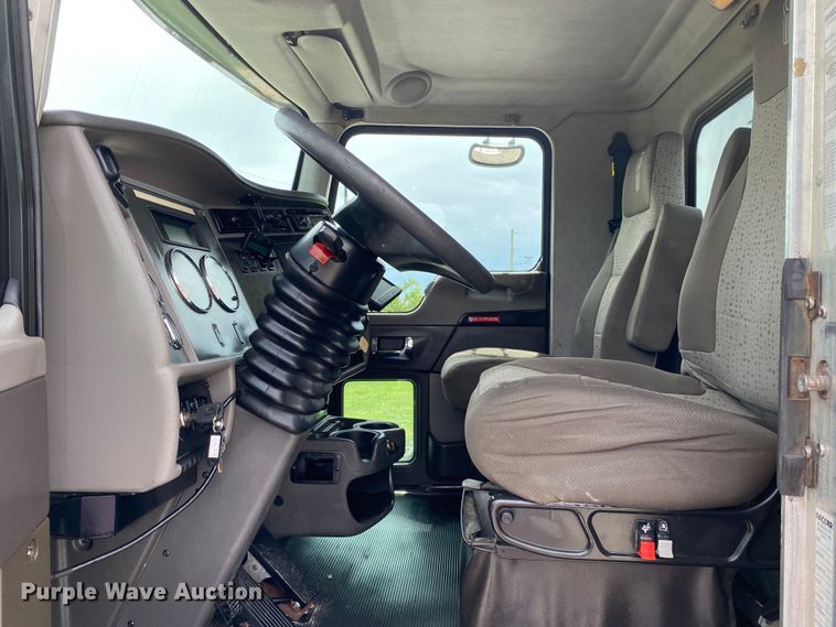 image for item JU9219 2012 Kenworth T370  delivery truck