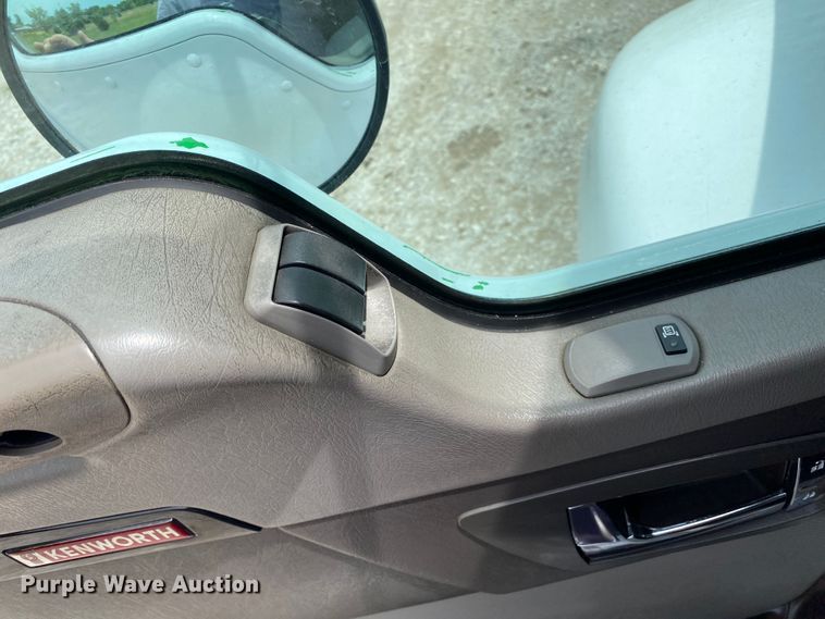 image for item JU9219 2012 Kenworth T370  delivery truck