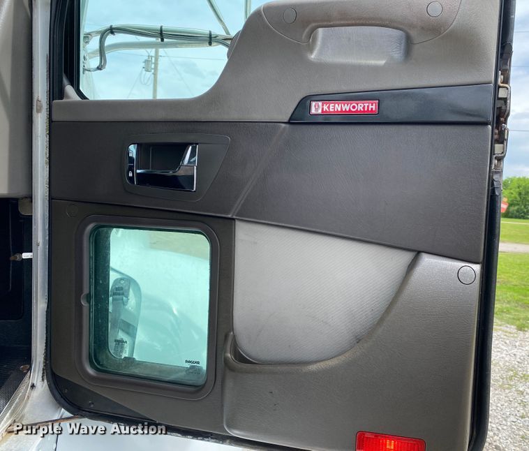 image for item JU9219 2012 Kenworth T370  delivery truck