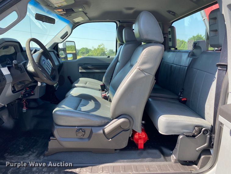 image for item JU9268 2011 Ford F550  flatbed truck