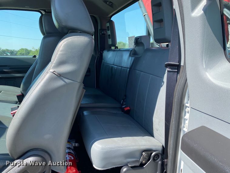 image for item JU9268 2011 Ford F550  flatbed truck