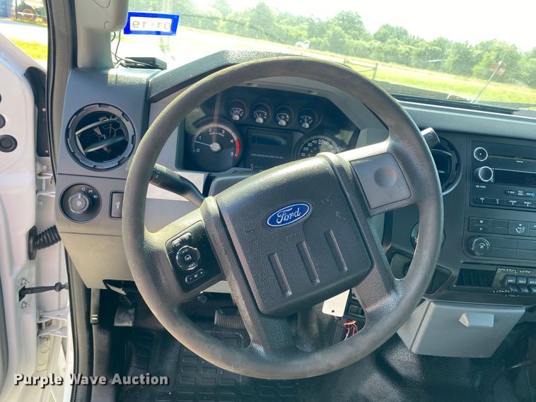 image for item JU9268 2011 Ford F550  flatbed truck