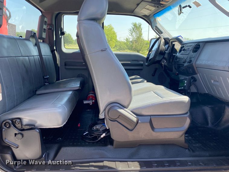 image for item JU9268 2011 Ford F550  flatbed truck