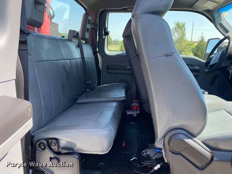 image for item JU9268 2011 Ford F550  flatbed truck