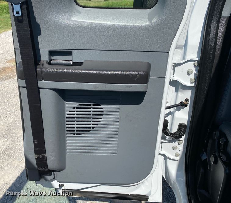 image for item JU9268 2011 Ford F550  flatbed truck