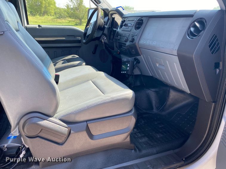 image for item JU9268 2011 Ford F550  flatbed truck