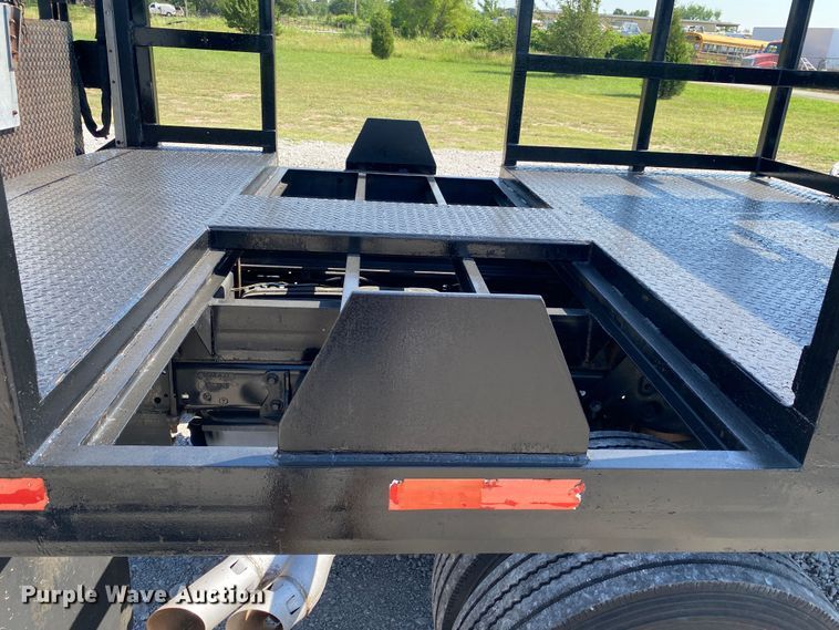 image for item JU9268 2011 Ford F550  flatbed truck