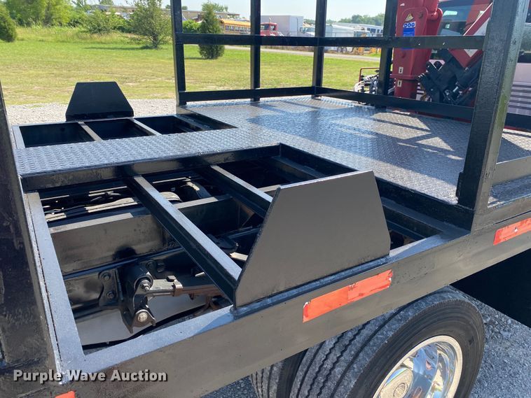 image for item JU9268 2011 Ford F550  flatbed truck