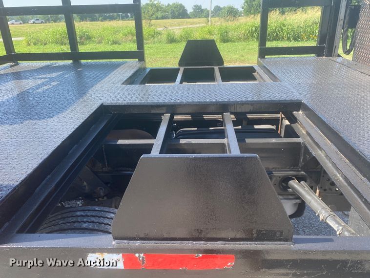 image for item JU9268 2011 Ford F550  flatbed truck