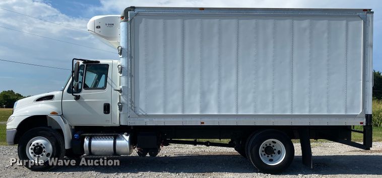 image for item JU9280 2015 International 4300  refrigerated truck