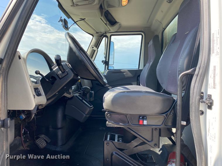 image for item JU9280 2015 International 4300  refrigerated truck