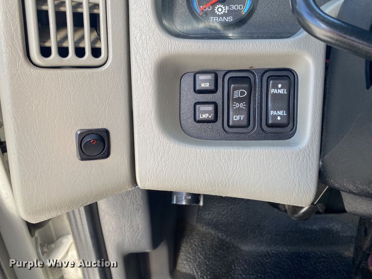 image for item JU9280 2015 International 4300  refrigerated truck