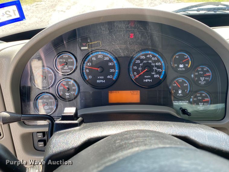 image for item JU9280 2015 International 4300  refrigerated truck