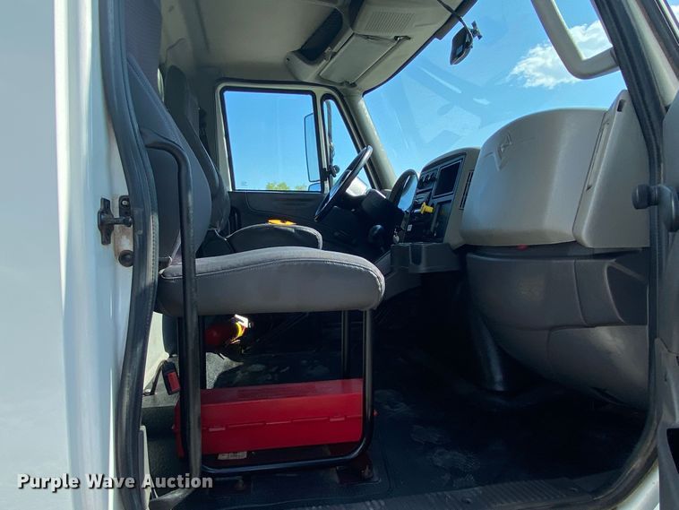 image for item JU9280 2015 International 4300  refrigerated truck