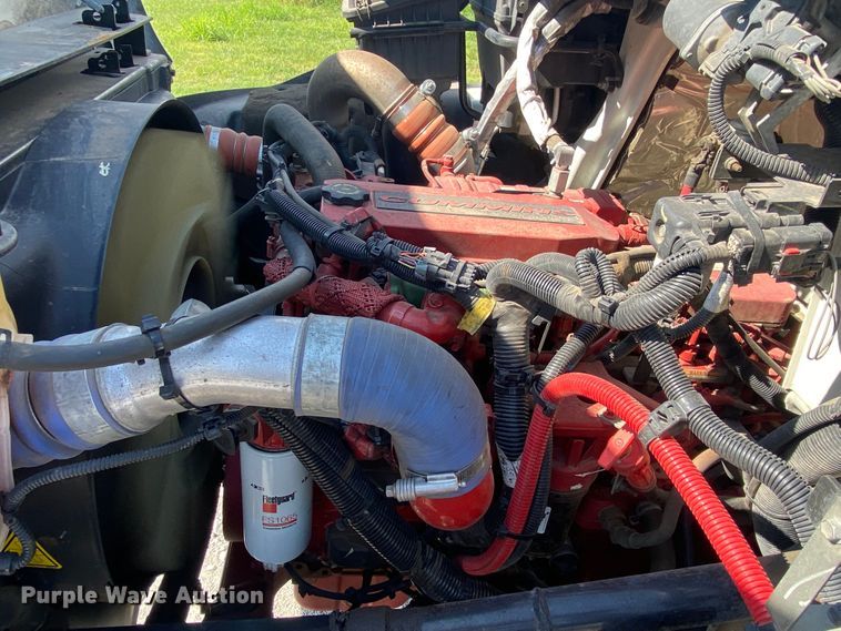 image for item JU9280 2015 International 4300  refrigerated truck