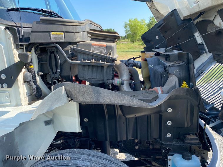 image for item JU9280 2015 International 4300  refrigerated truck