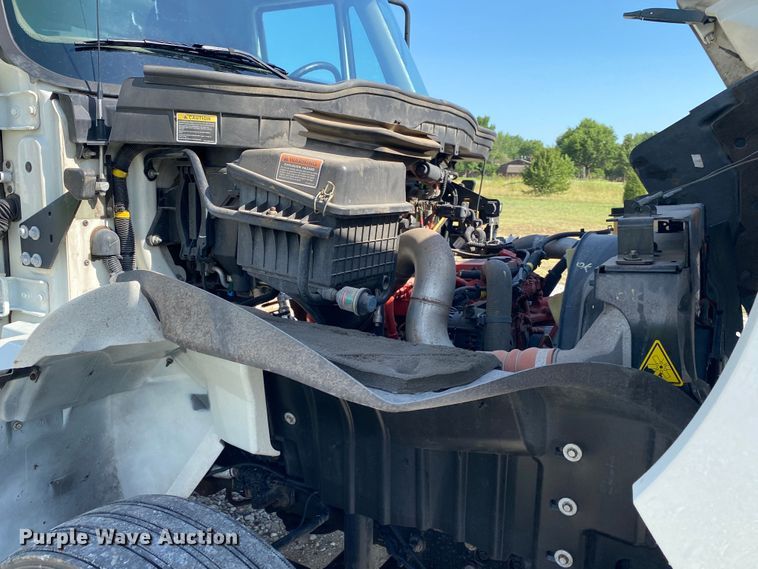 image for item JU9280 2015 International 4300  refrigerated truck