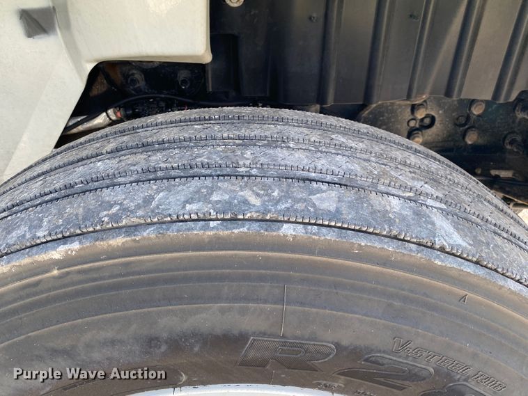 image for item JU9280 2015 International 4300  refrigerated truck