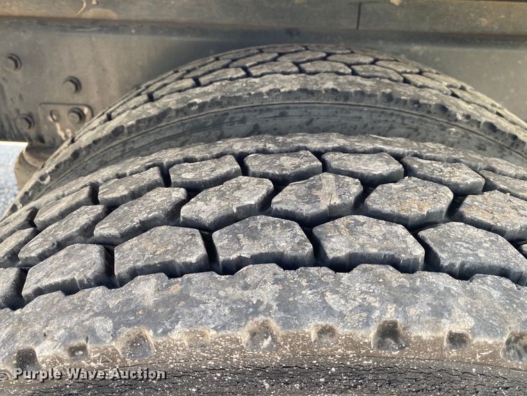 image for item JU9280 2015 International 4300  refrigerated truck