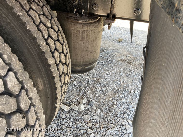 image for item JU9280 2015 International 4300  refrigerated truck