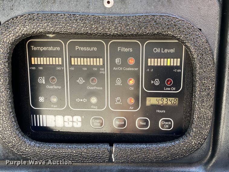 image for item JU9285 2005 GMC C7500  flatbed truck