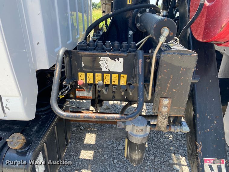 image for item JU9285 2005 GMC C7500  flatbed truck