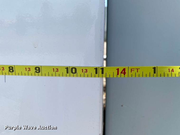 image for item JU9285 2005 GMC C7500  flatbed truck